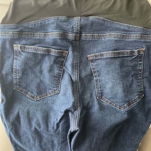 Like new Loft Maternity jeans - Picture 3 of 3